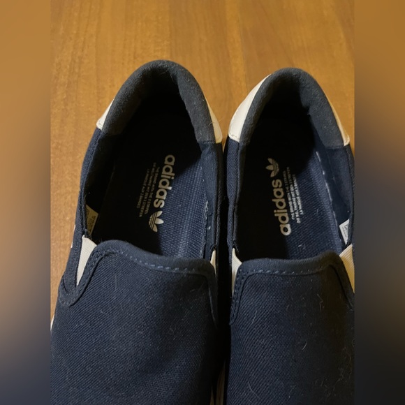 Woman’s size 7 slip on adidas shoes - Picture 1 of 6